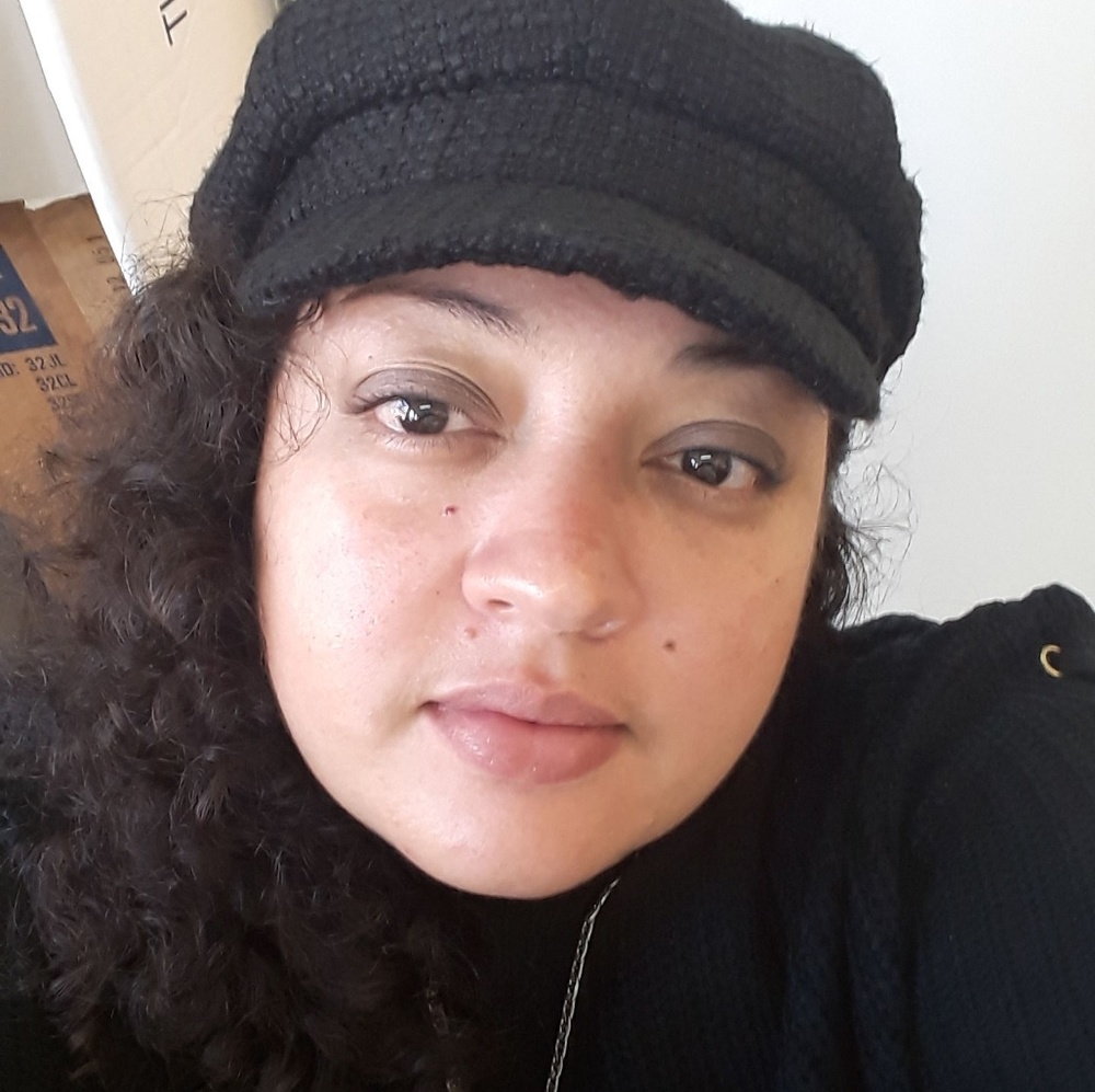 Meet your Posher, Damaris